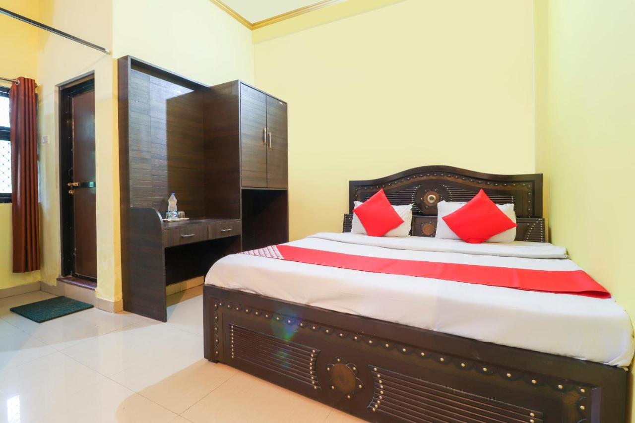 Oyo Hotel Rajendra Khalilabad Екстериор снимка