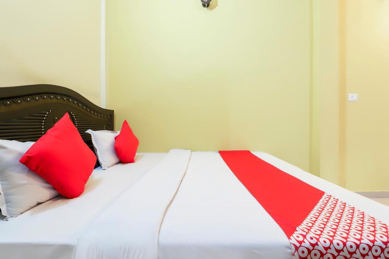 Oyo Hotel Rajendra Khalilabad Екстериор снимка